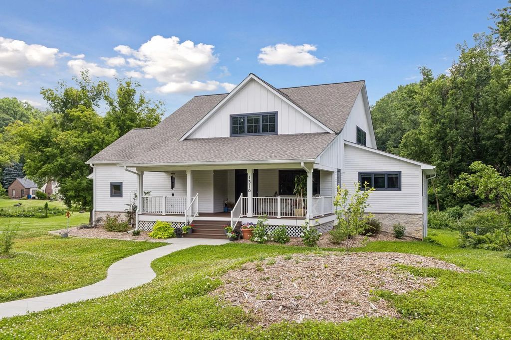 1316 3rd Street, Mendota