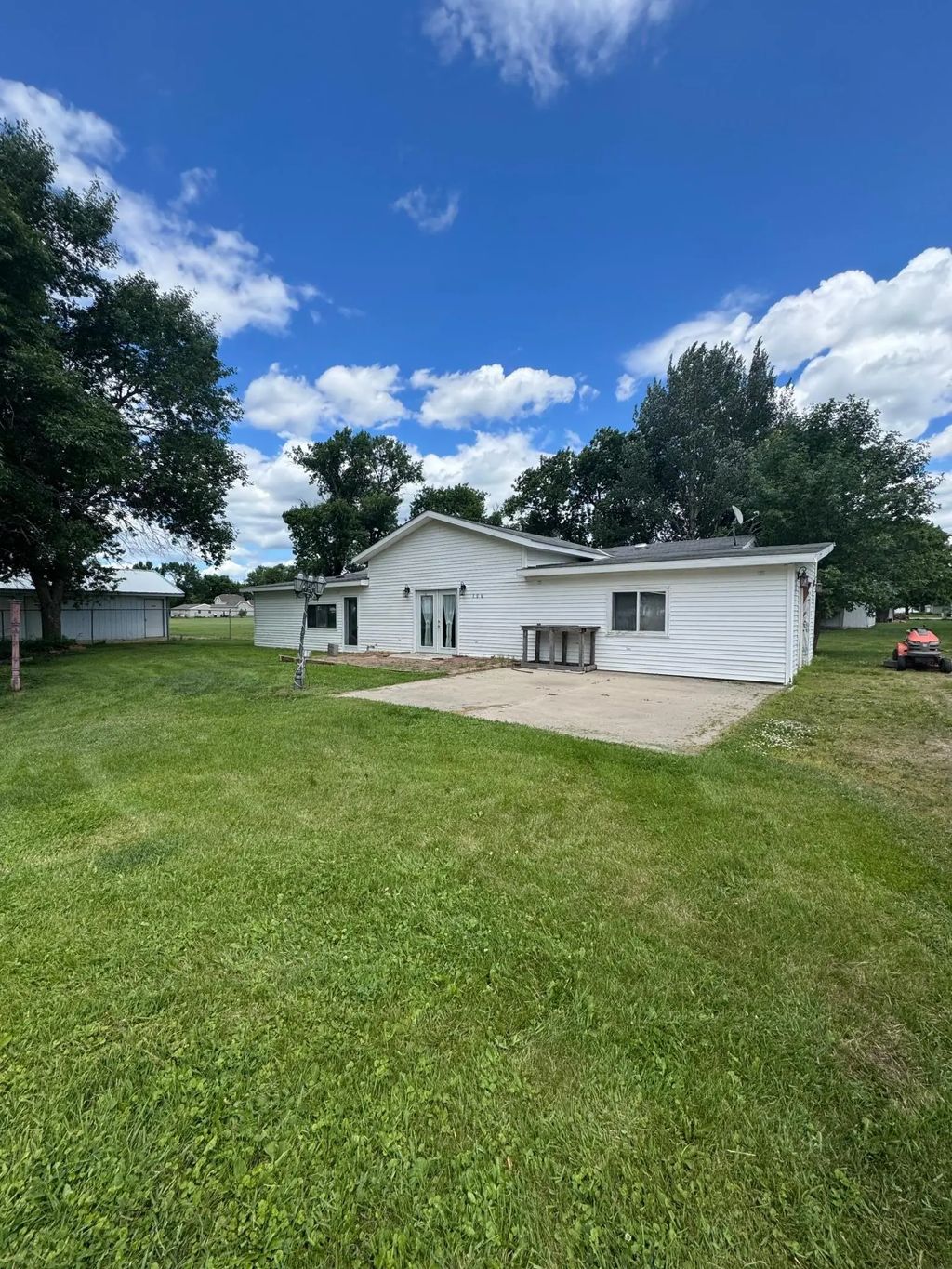 106 2nd Avenue N, Mooreton