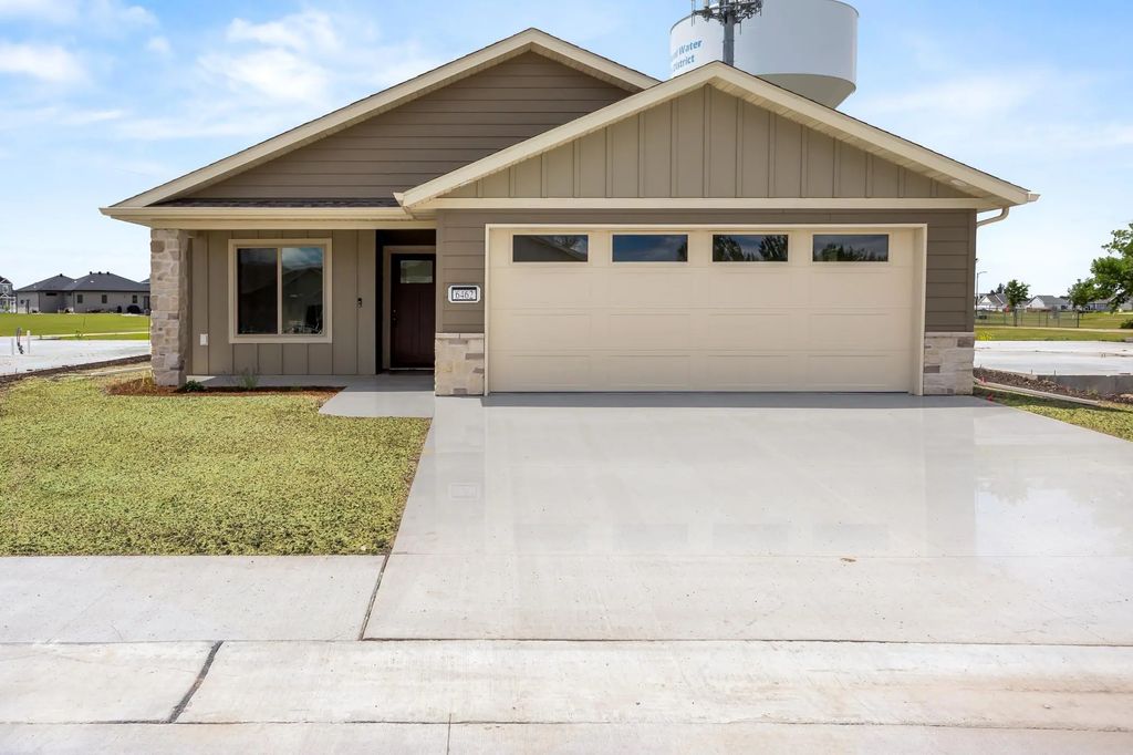 6462 Brekke Way S, Fargo