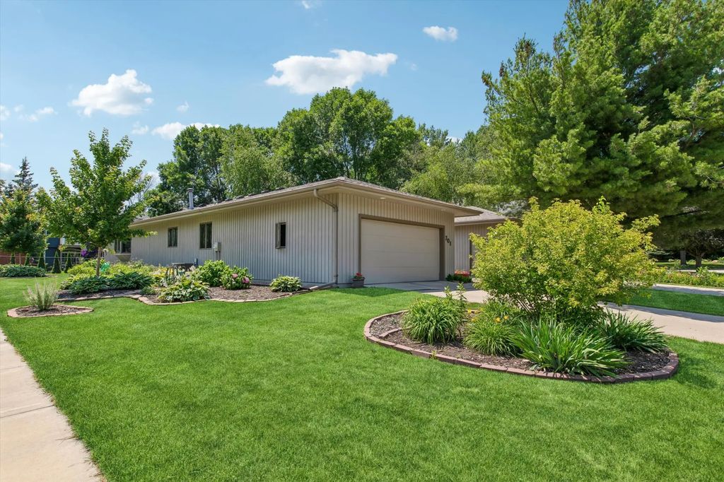 701 Hackerson Court, Northfield