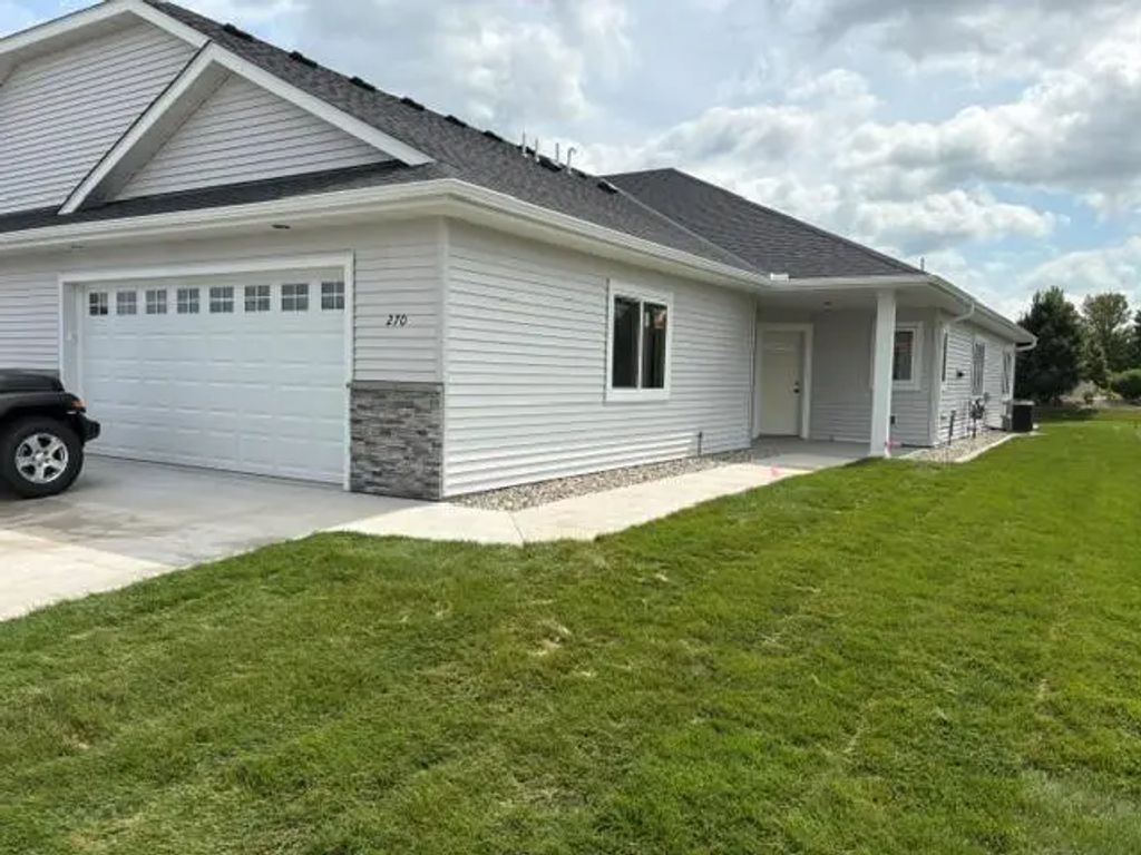 270 Eau Claire Avenue Se, Hutchinson