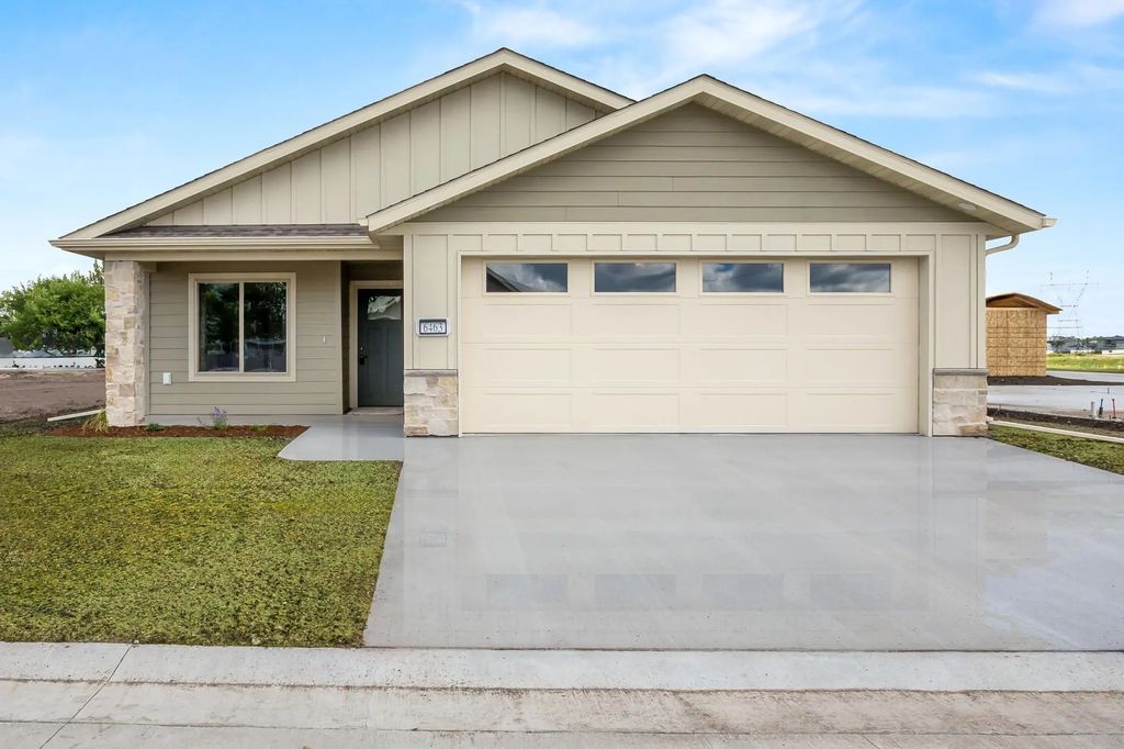 6463 Brekke Way S, Fargo