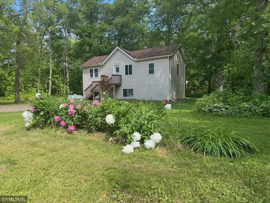 48566 Lake Avenue, McGregor