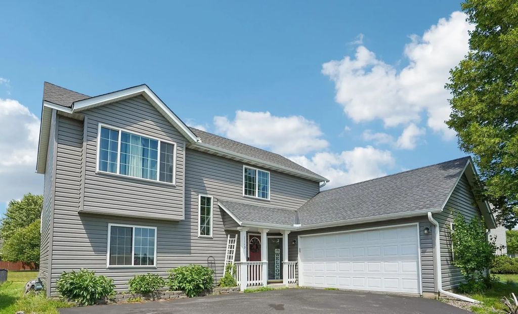 1113 Hickory Street, Farmington