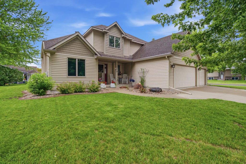1576 La Mar Drive, Mankato
