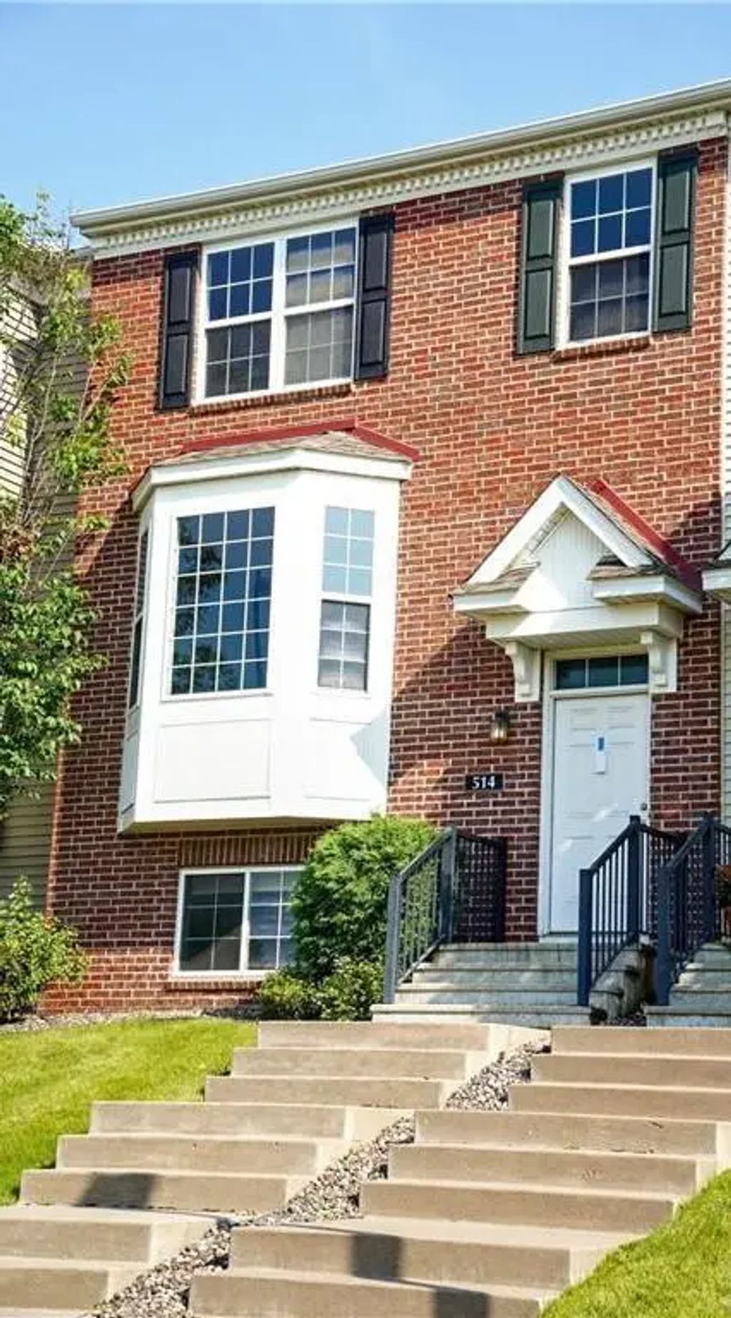 514 Huset Parkway Ne, Columbia Heights