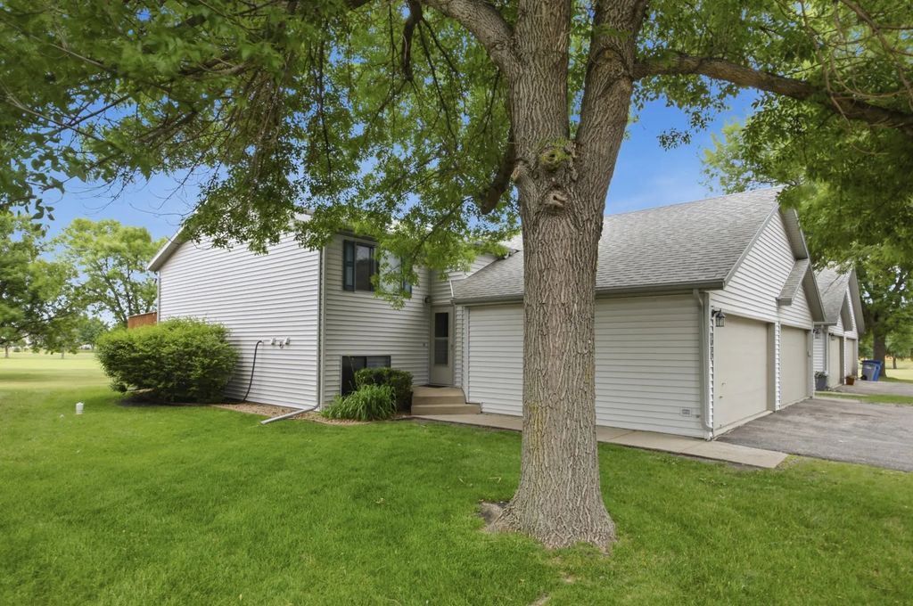 2830 32nd Street S, Moorhead