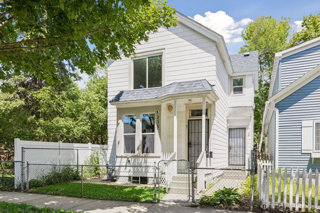 235 Charles Avenue, Saint Paul