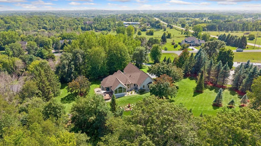 22420 Wagon Wheel Trail, Lakeville