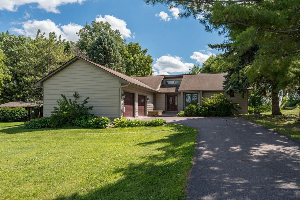 7044 Da Mar Estate, Saint Peter