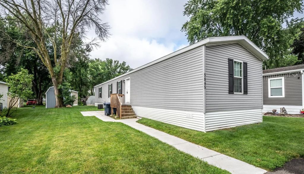5845 176th St. W Street W 344, Farmington