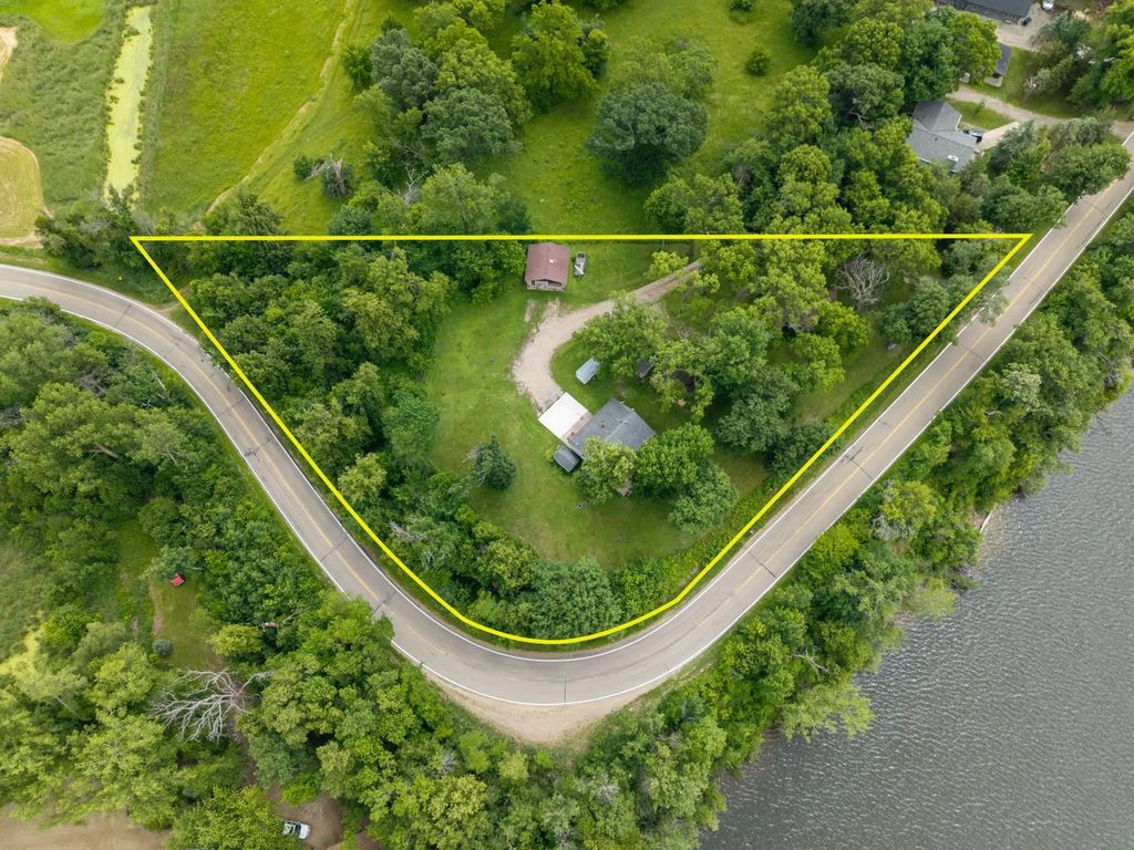17571 Roberds Lake Boulevard, Faribault