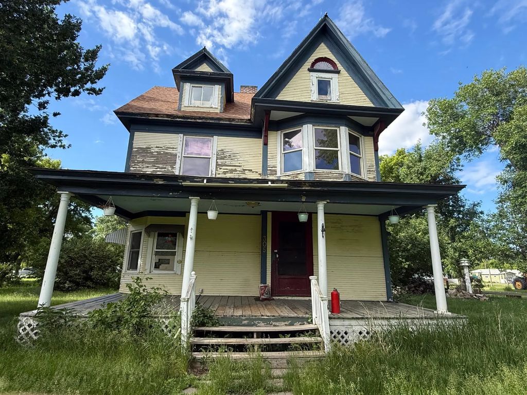 305 Main Street, Webster