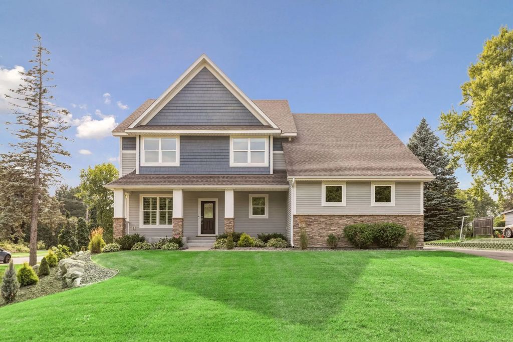 5 Deerwood Lane N, Plymouth