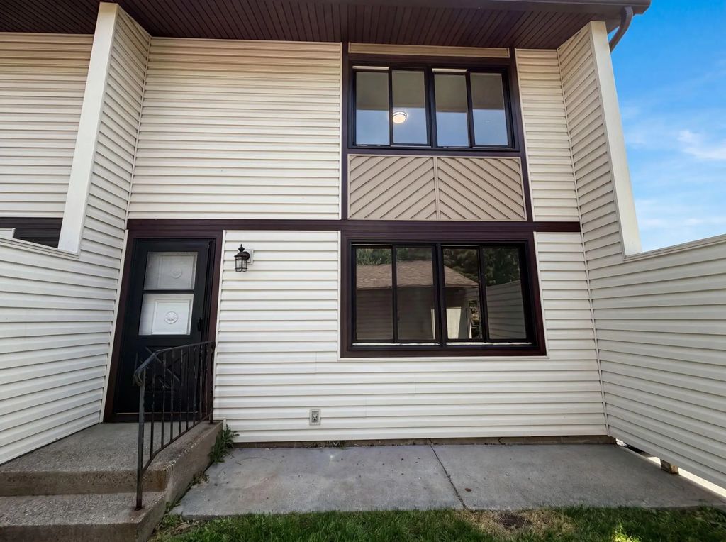 13637 Heather Hills Drive, Burnsville