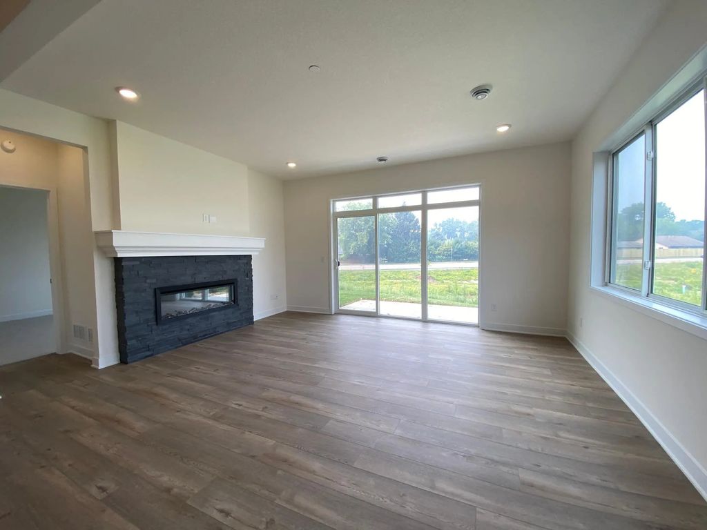 13785 Hollybrook Circle, Apple Valley