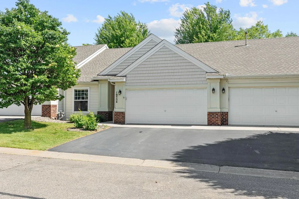 19754 Meadowlark Way 280, Farmington