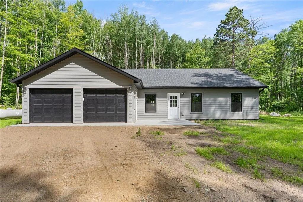 121 Ridgeway Path, Walker