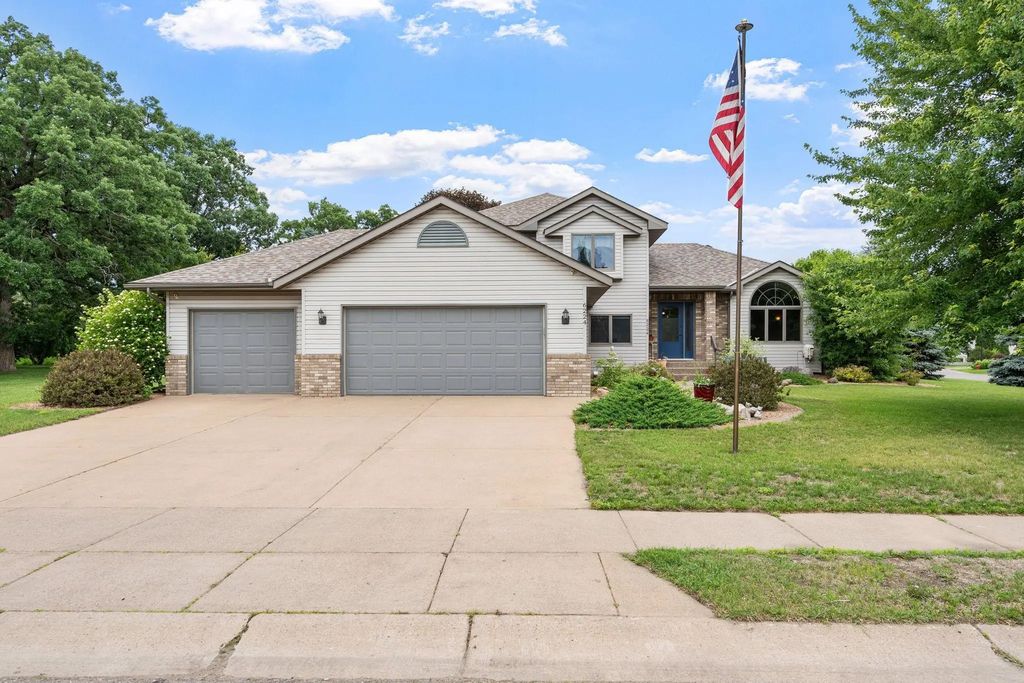 6224 Glacier Drive, North Branch