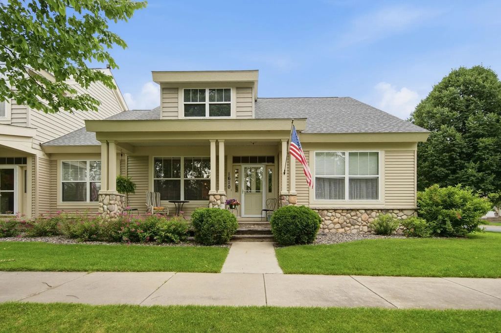 1610 Riverspointe Court, Anoka