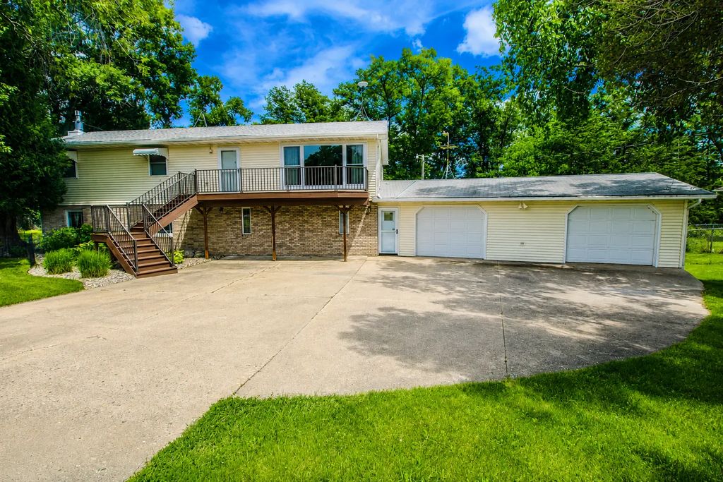 8691 County Road 11 Ne, Alexandria
