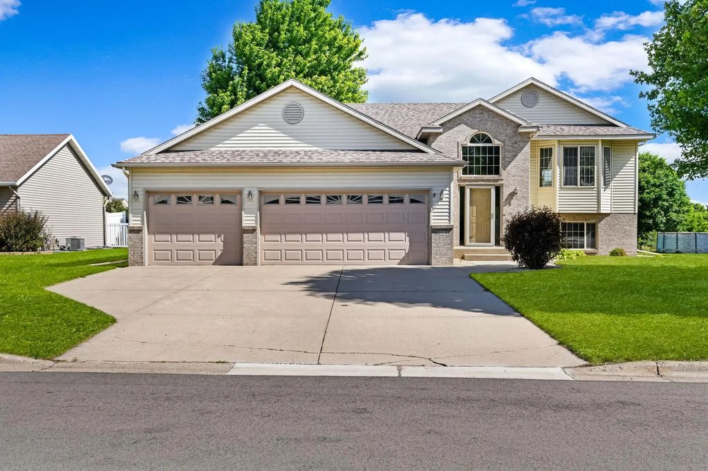 1154 Garden Brook Drive, Sauk Rapids