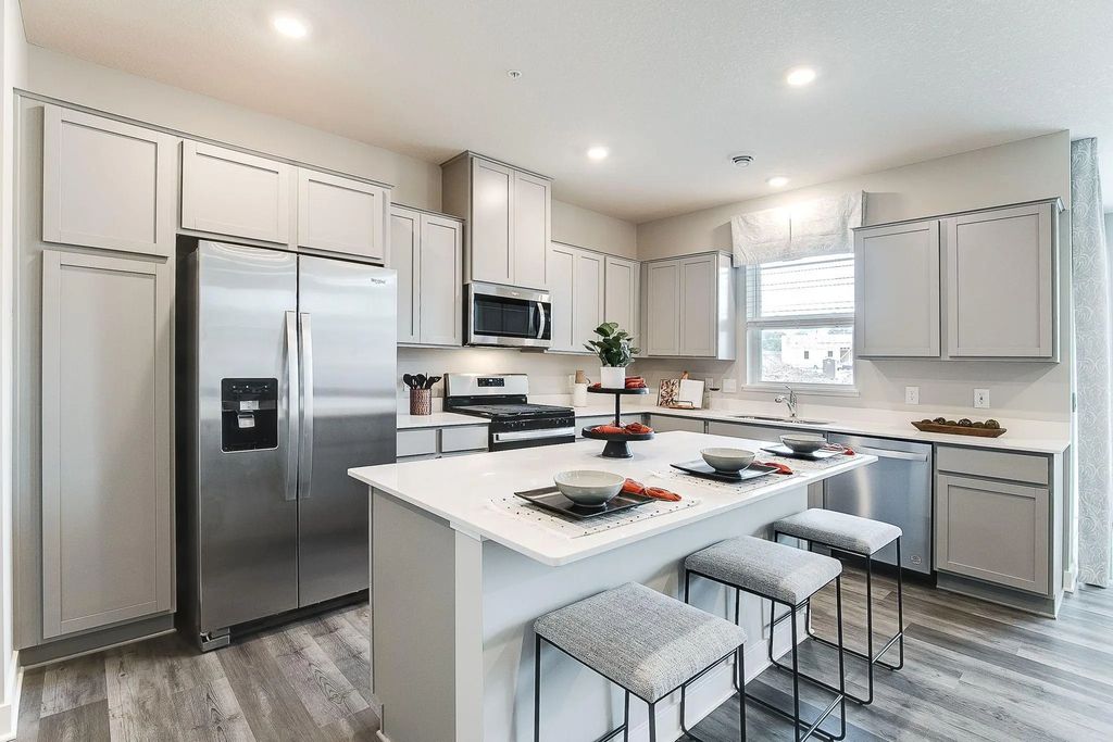 17545 Driscoll Place, Lakeville