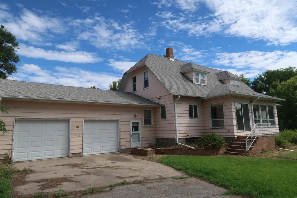 10 3rd Avenue, Arthur