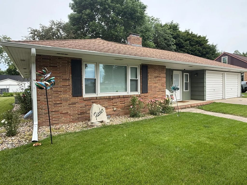 607 Milwaukee Street, Lakefield