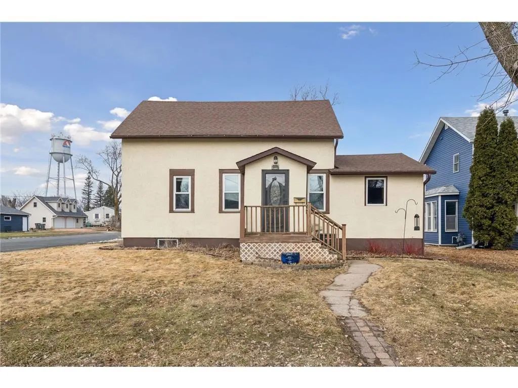 500 E 1st Street, Waconia