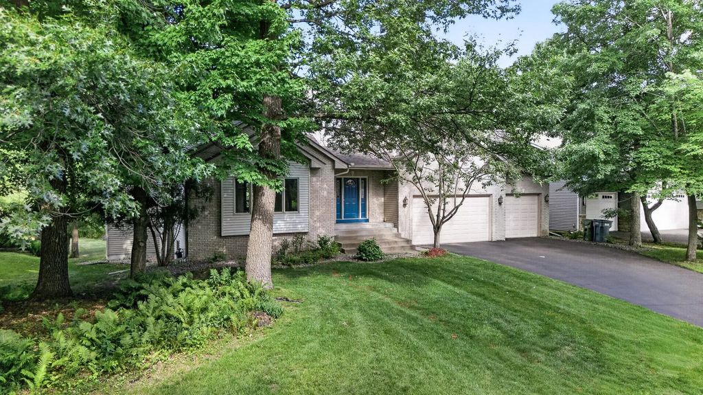 11019 Zumbrota Court Ne, Blaine
