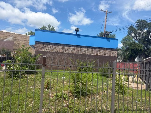2445 Bloomington Avenue, Minneapolis