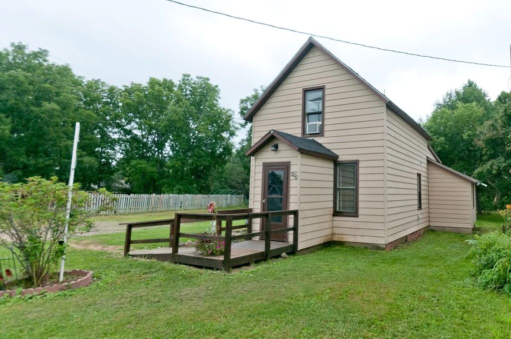 200 W 2nd Street, Haugen