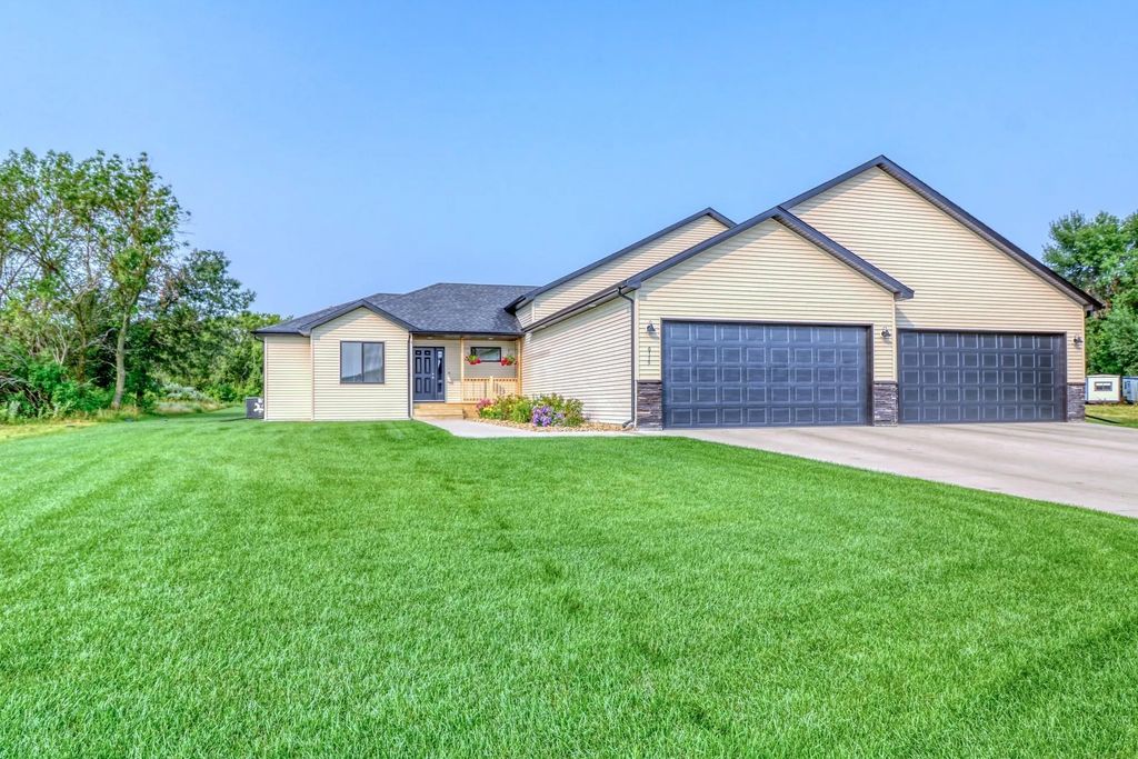 6779 Ashwood Loop S, Fargo