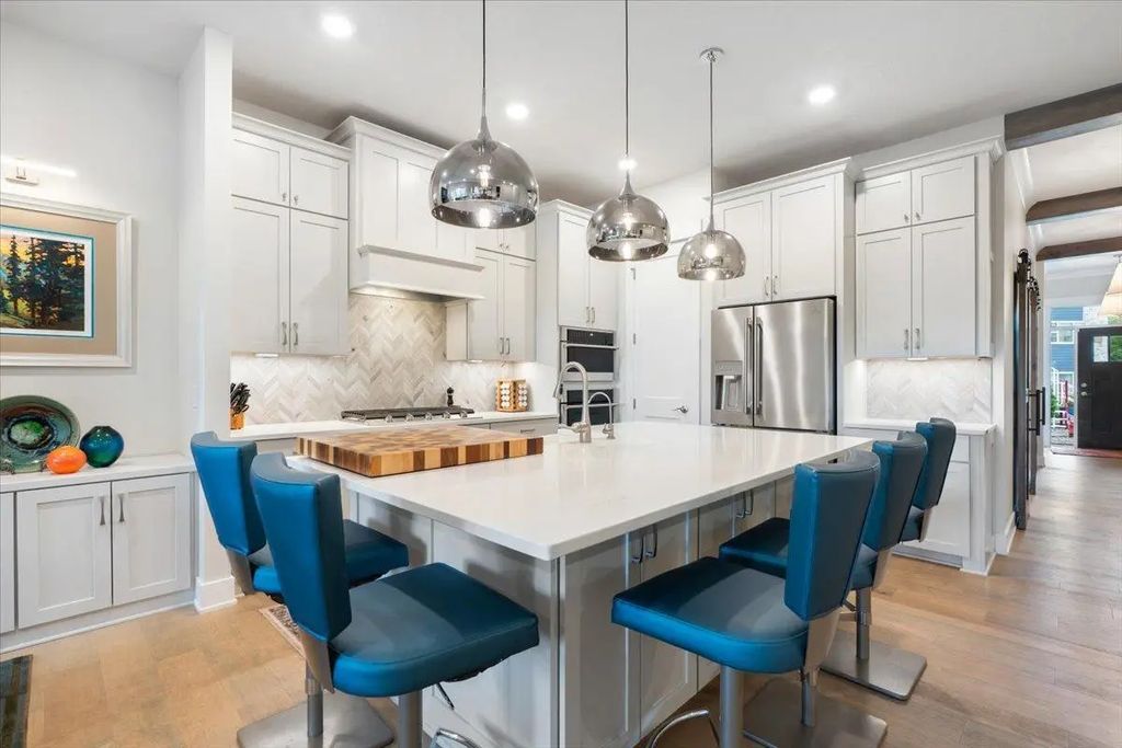 16377 Glory Lane, Eden Prairie