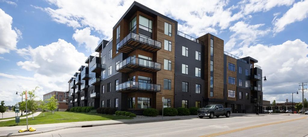 200 4th Avenue N 405, Fargo