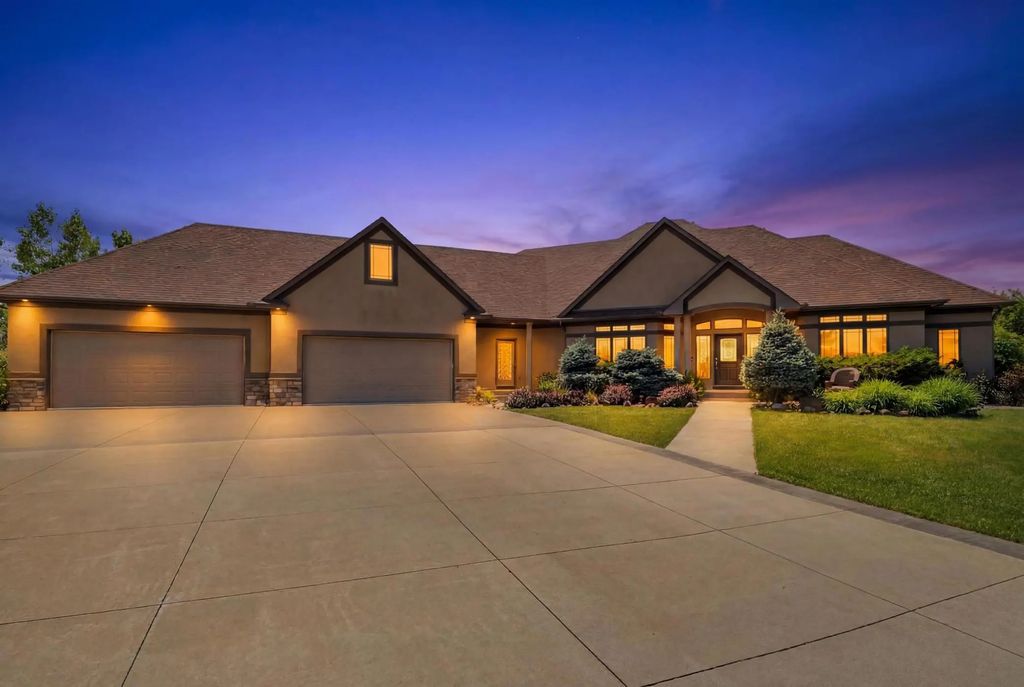 22720 Sweeney Lane, Lakeville