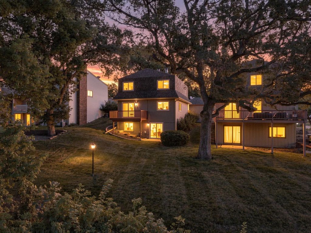 5486 W Bavarian Pass, Fridley