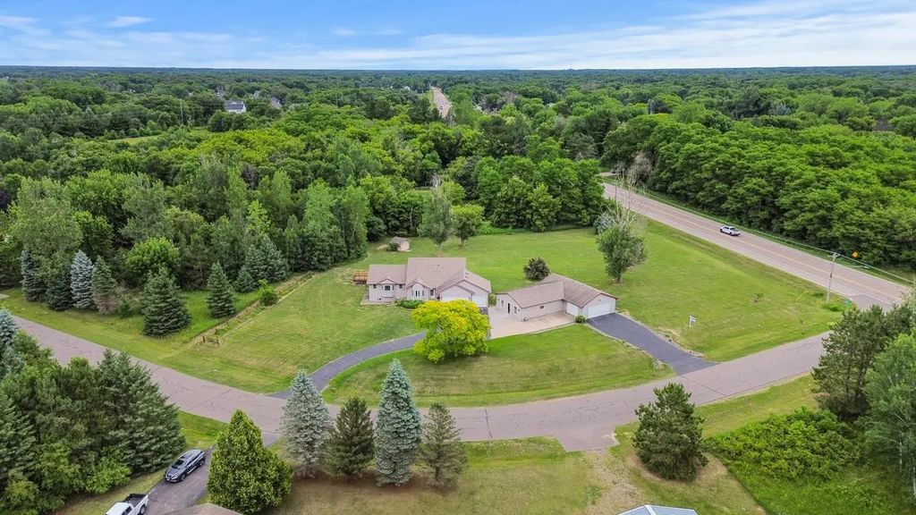 17153 Butternut Street Nw, Andover