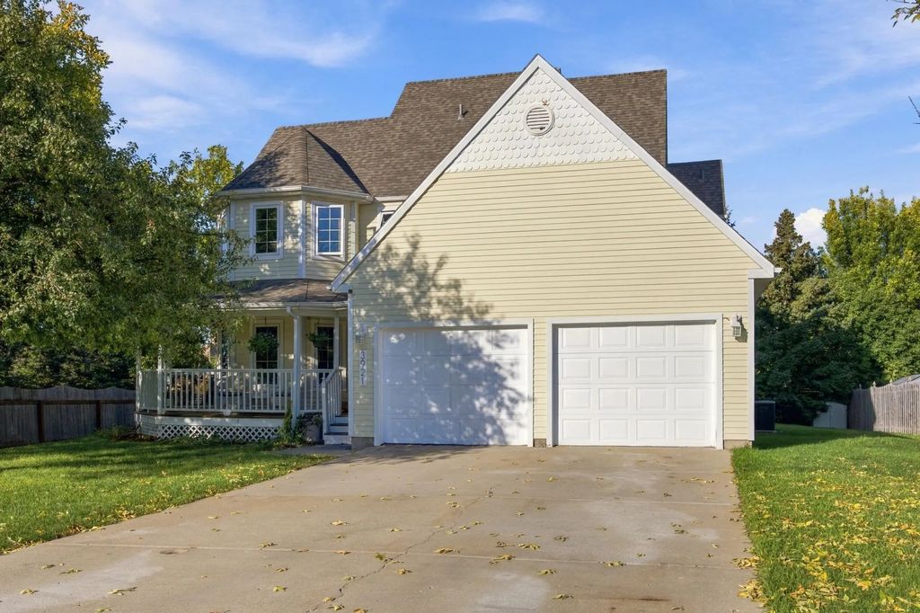 3921 5th Street S, Moorhead