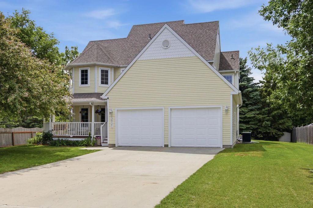 3921 5th Street S, Moorhead