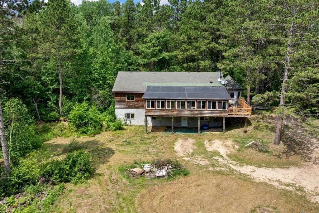 18851 319th Avenue, Akeley