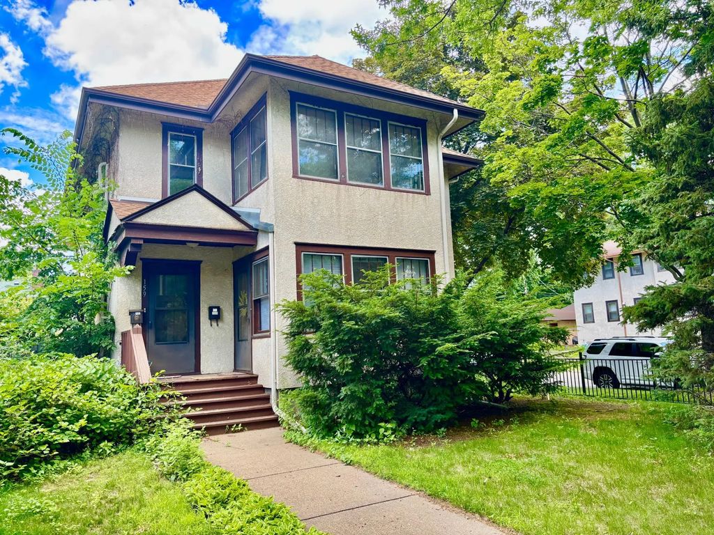 157 Lexington Parkway S, Saint Paul