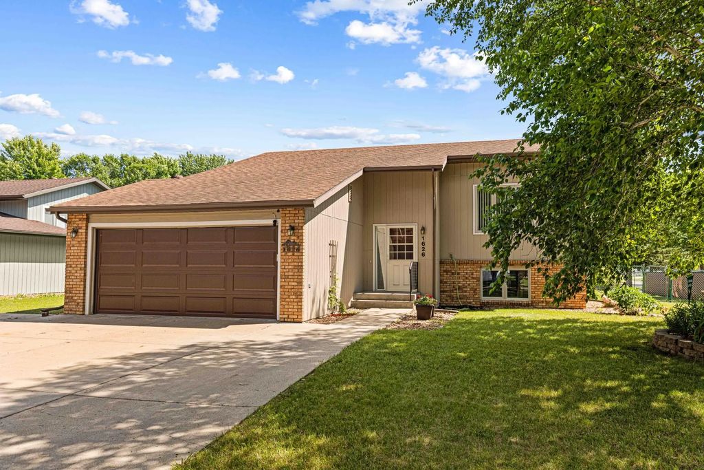 1626 36 1/2 Avenue S, Fargo