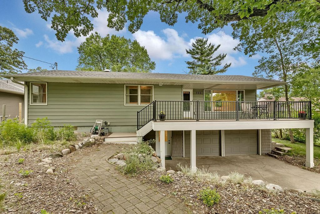 705 W River Street, Monticello