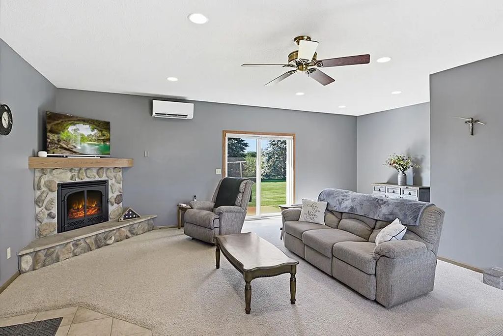 6637 229th Street, Saint Cloud