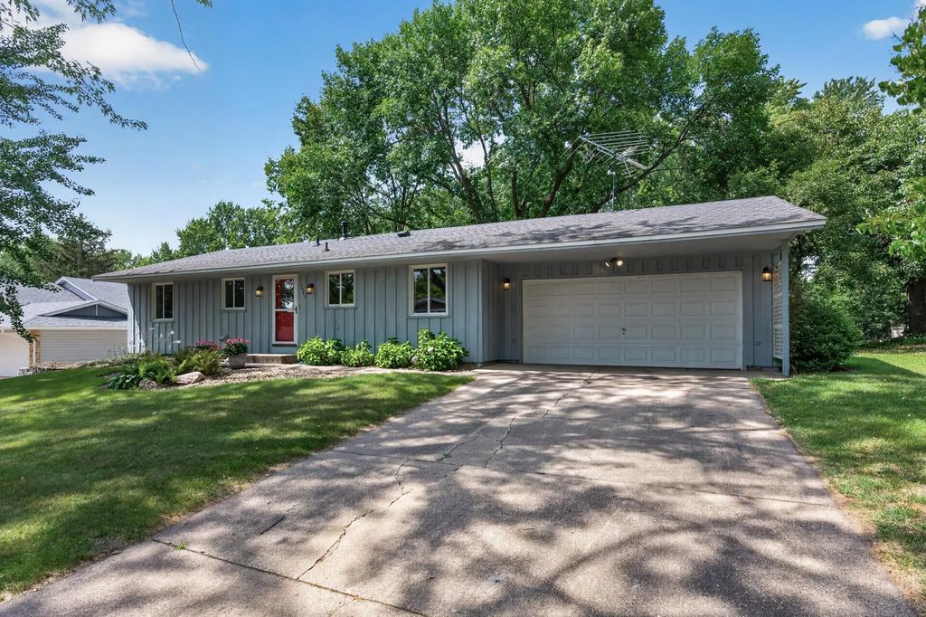 13345 Foliage Avenue, Apple Valley