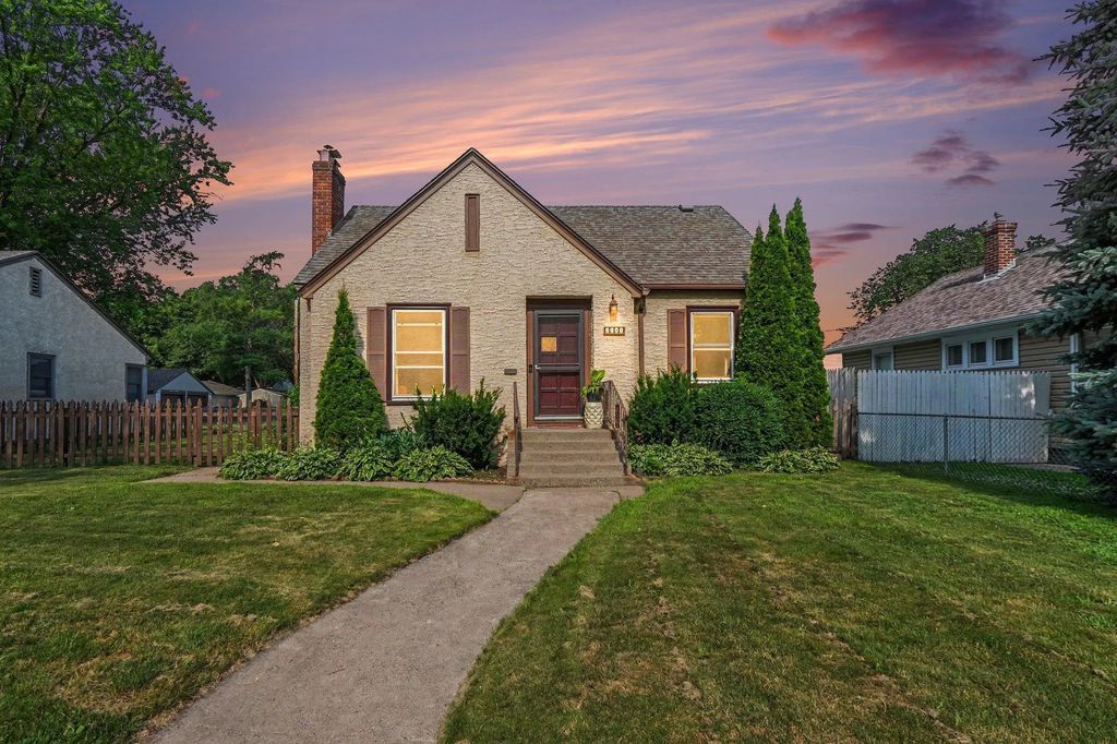3745 Orchard Avenue N, Robbinsdale