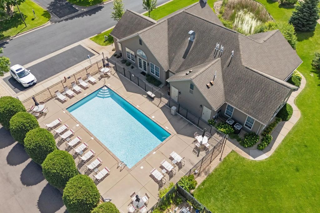 24227 Rivers Edge Road, Rogers