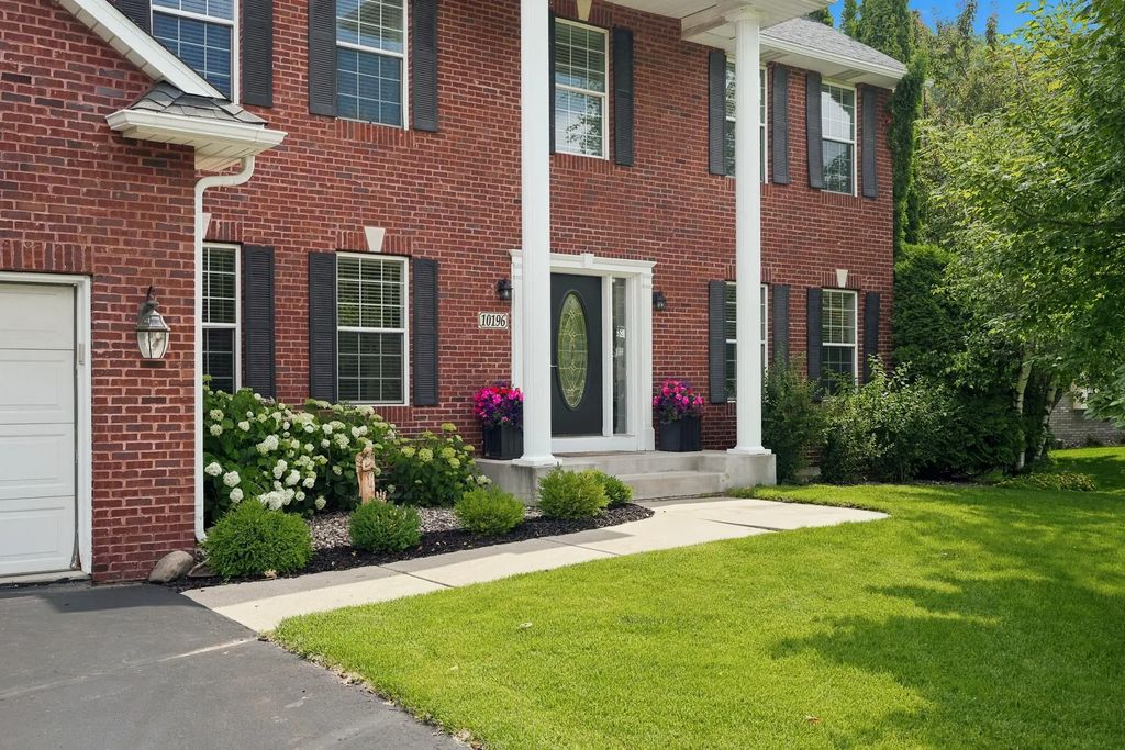10196 Stony Creek Drive, Woodbury